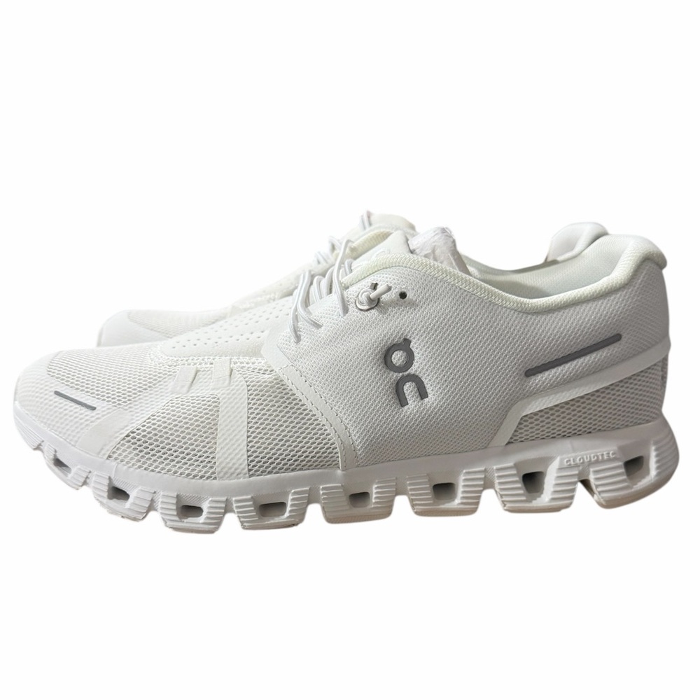On Running Cloud 5 All White Women’s 2-7.5W 9W Swiss Engineering Lightweight NEW - Picture 4 of 7